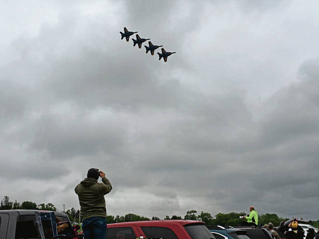 3888587_web1_gtr-AirshowB-053121