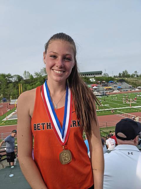 Bethel Park senior turns focus to pole vault, reaches new heights