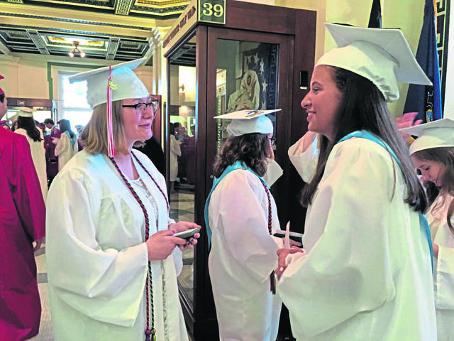 3901449_web1_vnd-foxchapelgrads2-061119