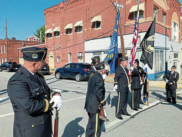 3907849_web1_Jeannette-Honor-Guard