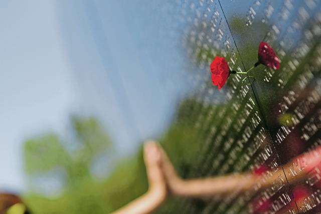 3909159_web1_Vietnam-Memorial-New-Names-Added.JPEG-04e0f