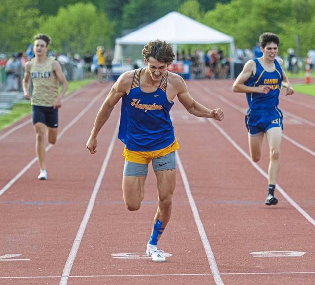 Hampton’s Galuska keeps his cool at states, medals in 400