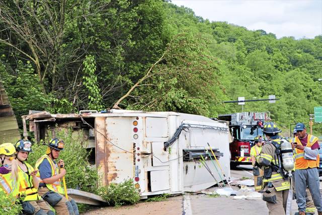 3911505_web1_ptr-TruckHouseWreck2-060221