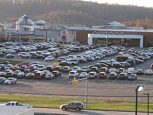 3916746_web1_vnd-BlkFriPark1-112418 3916746_web1_vnd-BlkFriPark1-112418