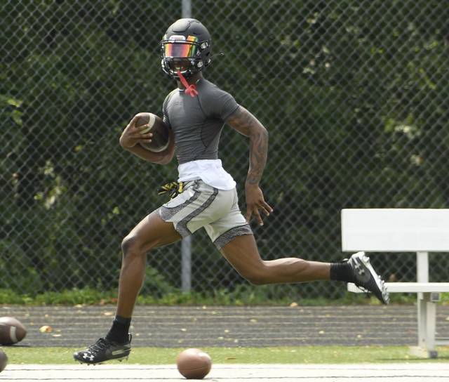 Gateway seniors cap high school career at East-West all-star game