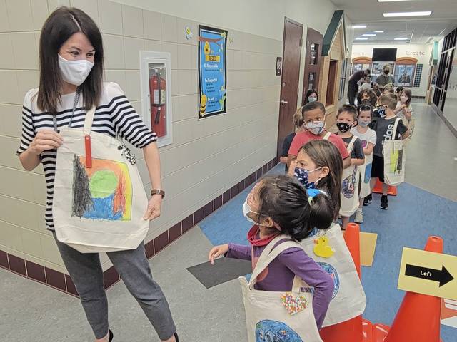 3917498_web1_sew-bagparade-061021