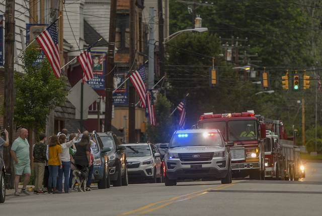 3919582_web1_VND-LeechGraduation101-060421