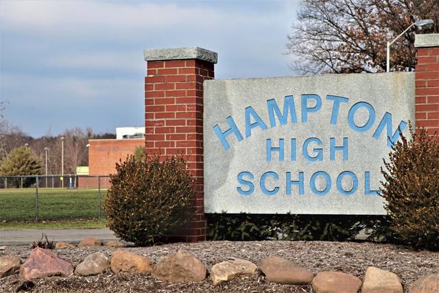 3921906_web1_WEB-hampton-high-school-sign
