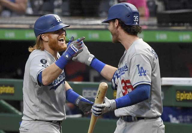 3936141_web1_gtr-BucsDodgers04-061021