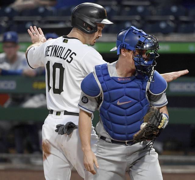 3936141_web1_gtr-BucsDodgers10-061021