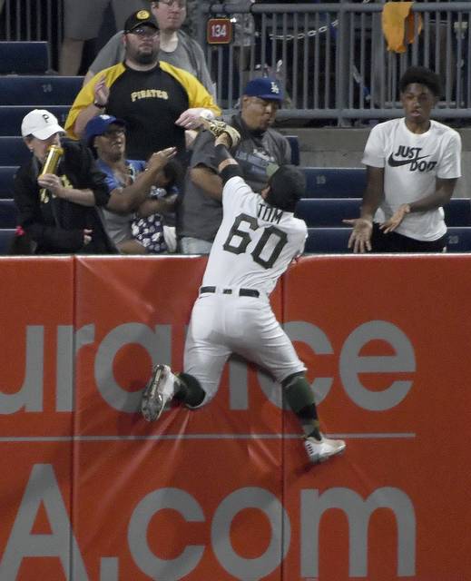 3936141_web1_gtr-BucsDodgers12-061021