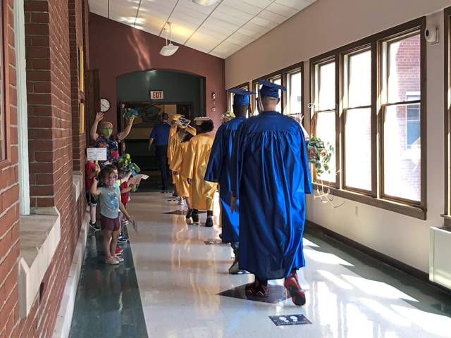 3940031_web1_ptr-SchoolforDeafGrad6-061121