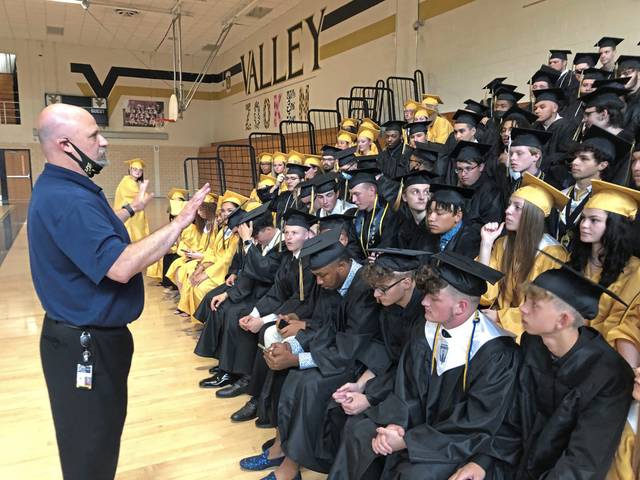 3940583_web1_vnd-2021valleyhighgrads1-061221