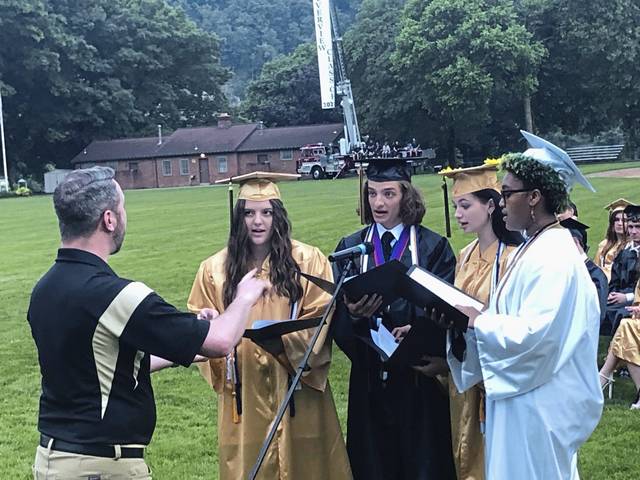 3942943_web1_PAL-RiverviewGradution2-062421