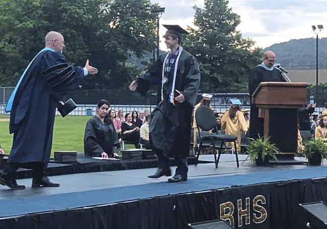 3942943_web1_PAL-RiverviewGradution4-062421
