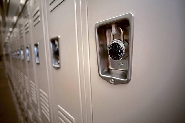 4004167_web1_web-schoollockers