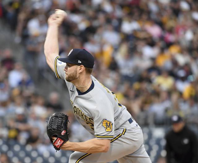 4009858_web1_gtr-BucsBrewers09-070321