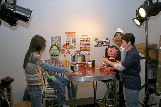 4025845_web1_VND-Sadecky-Puppets-11