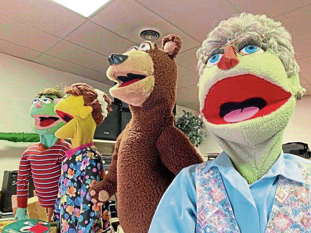 4025845_web1_VND-Sadecky-Puppets-2