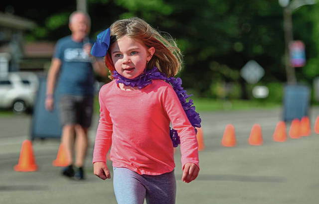 4029132_web1_vnd-lo-santashuffle104-071121