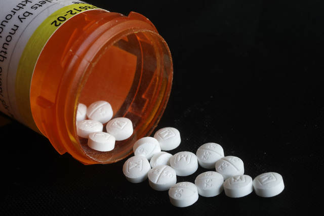 4046635_web1_Opioids2