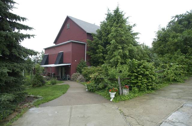 4048179_web1_WEB-applehillplayhouse