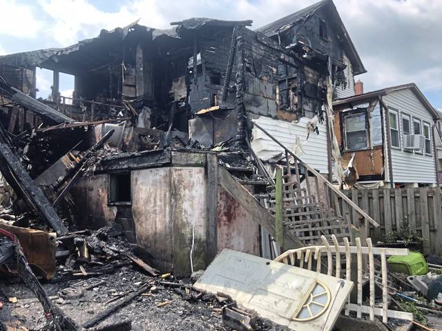 4052681_web1_vnd-VandergriftFire1-071721
