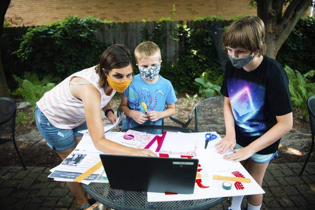 4065043_web1_her-lo-sciencecamp1-072921