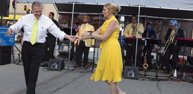 4086077_web1_gtr-OA-yellowtie12-082619
