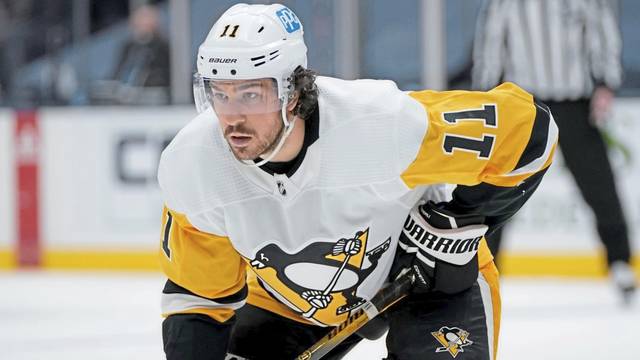 4086934_web1_ptr-PensGaudreau-062221