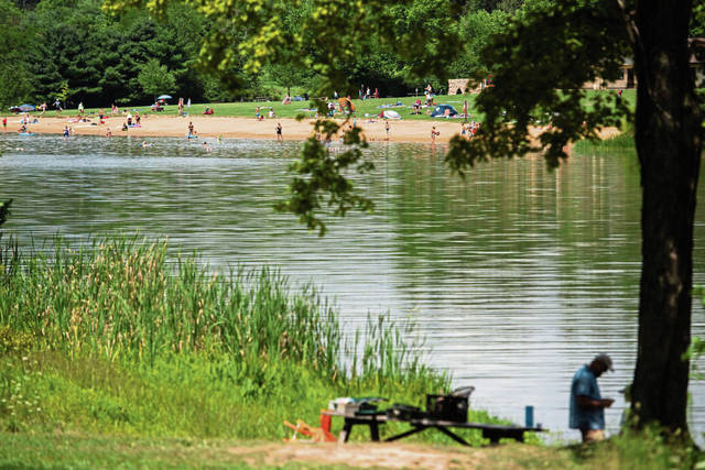 4095893_web1_GTR-CrowdedParks-2-081320