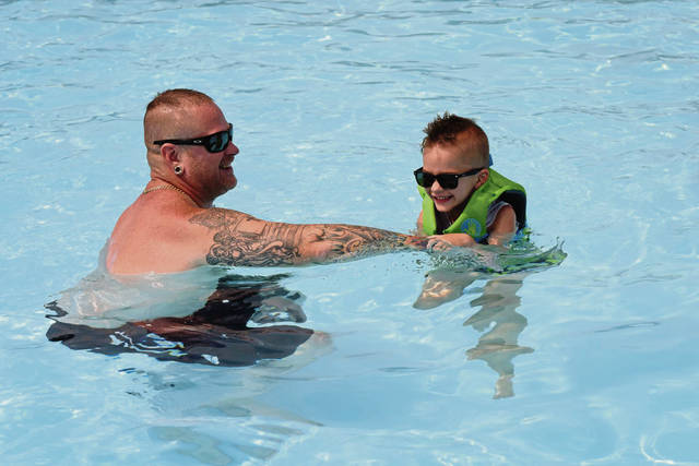 4099934_web1_gtr-poolapalooza004-080221
