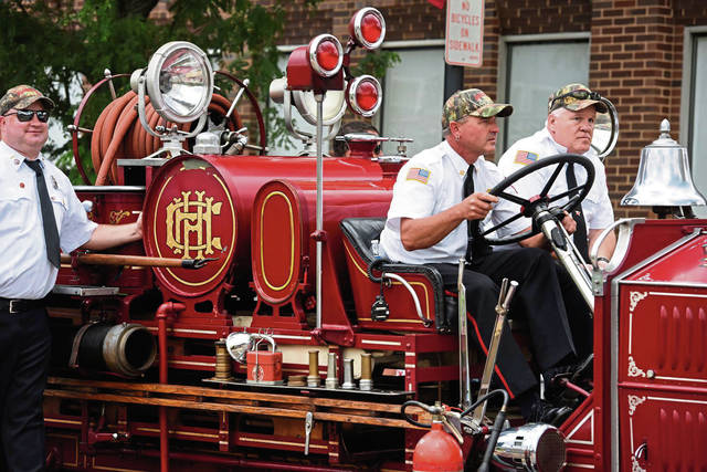 4119689_web1_vnd-nkfireparade006-080821
