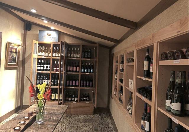 4129942_web1_gtr-vallozziwine-081221