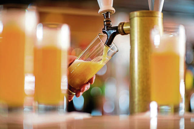 4151690_web1_web-beerpour
