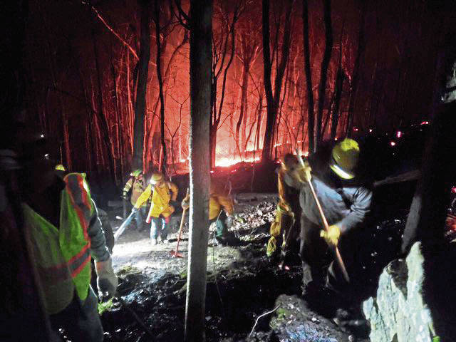 4152988_web1_Ohiopyle-fire
