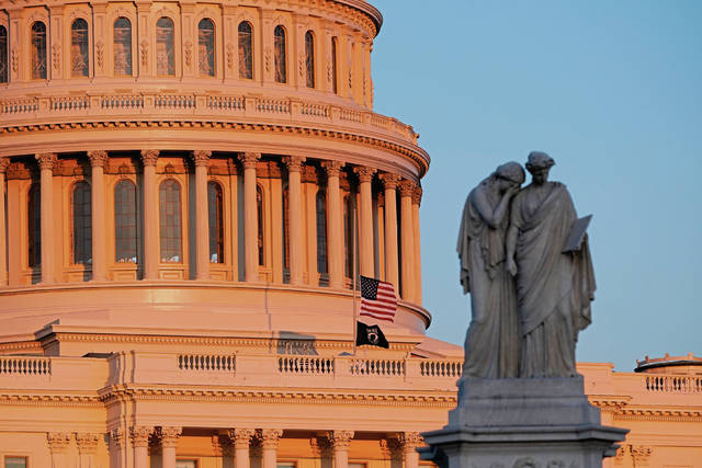 4160977_web1_Capitol_Lockdown_57802.jpg-e8be5