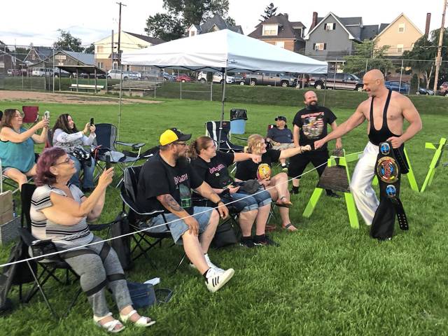 4171597_web1_PHP-VeronaWrestling15-090221
