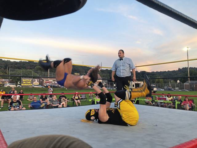 4171597_web1_PHP-VeronaWrestling4-090221