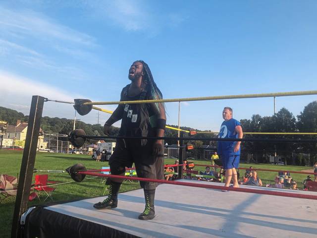 4171597_web1_PHP-VeronaWrestling7-090221