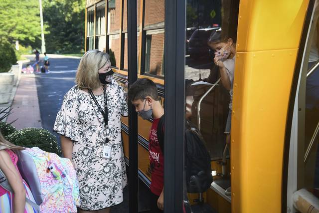4173188_web1_sew-firstdayofschool004-082521