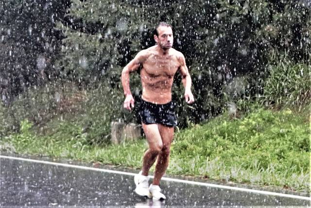 4194312_web1_nj-lo-RainyRun3-090921