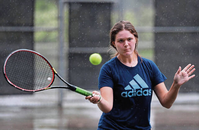 Valley tennis uses 5-court strength to pursue playoff goals