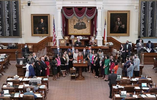 Texas’ 6-week abortion ban takes effect as Supreme Court stays mum on appeal