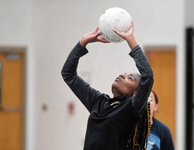 Deep senior class returns to lead Gateway girls volleyball