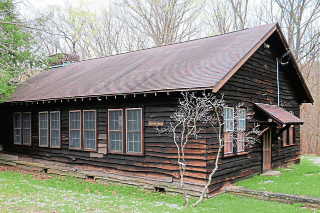 4202121_web1_gtr-CCCLAHI_cabin-090421