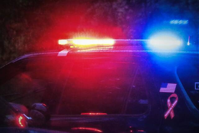 4209026_web1_WEB-police-car-lights-local