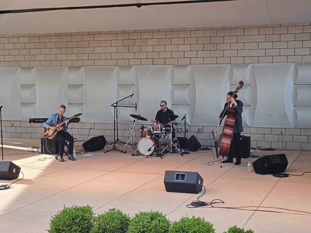 4215419_web1_te-jazzfestival3-091621