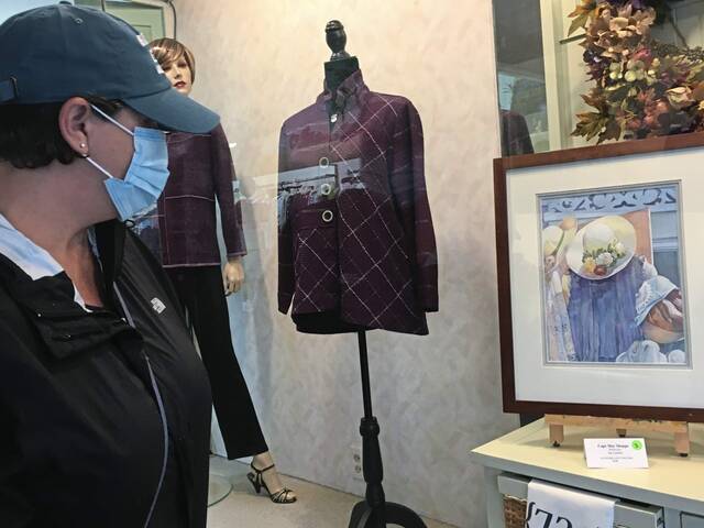 4219977_web1_gtr-LatArtWalk3-091021
