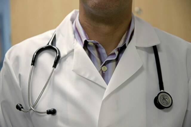 4225751_web1_web-doctor-00